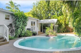 2911 Seidenberg Ave in Key West, FL - Foto de edificio - Building Photo