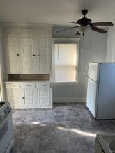 1118 W 8th St, Unit Second Floor in Erie, PA - Foto de edificio - Building Photo