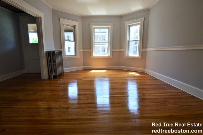 32 Stellman Rd, Unit 1 in Boston, MA - Foto de edificio - Building Photo