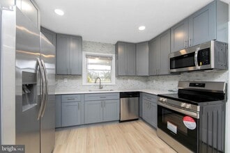 2 S Sunset Rd in Willingboro, NJ - Building Photo - Building Photo