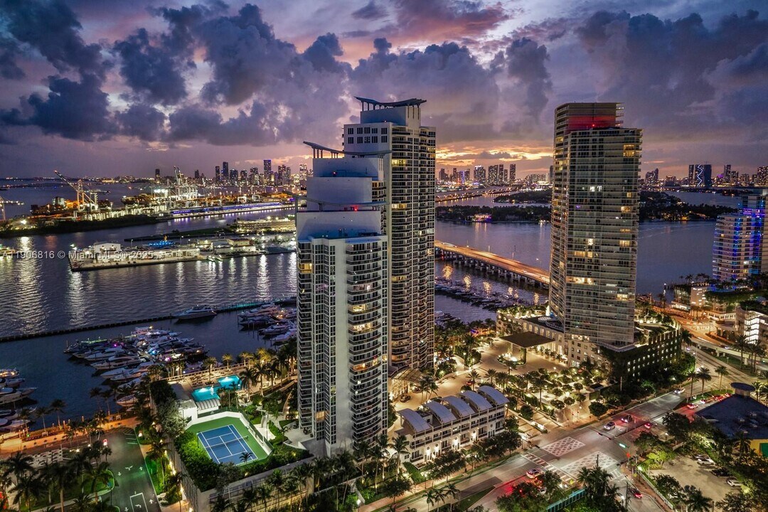 400 Alton Rd in Miami Beach, FL - Building Photo