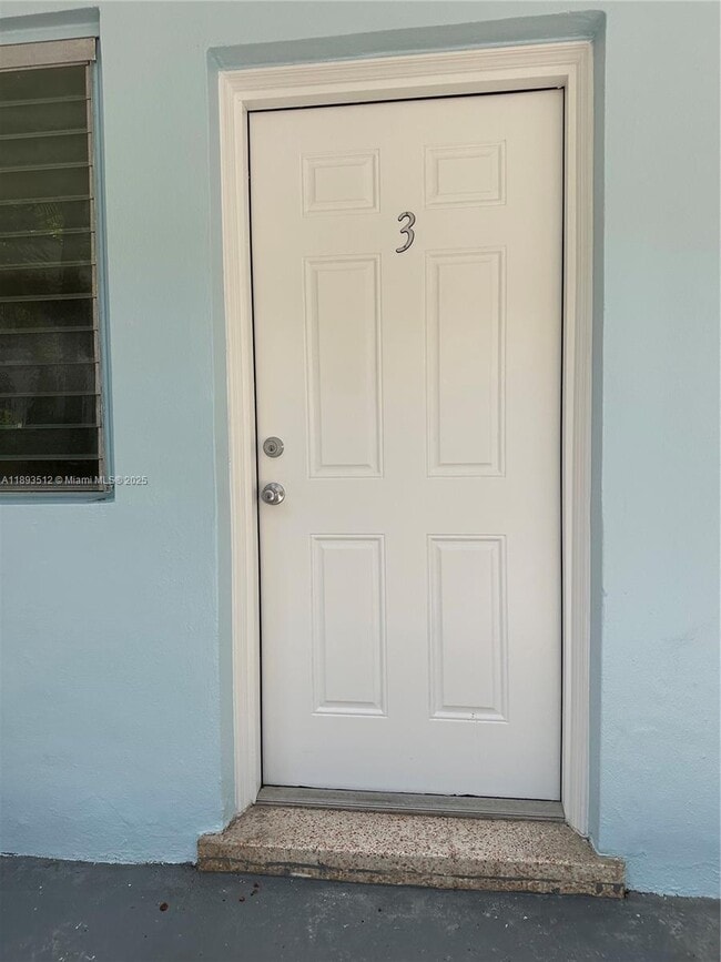 790 81st St in Miami Beach, FL - Foto de edificio - Building Photo
