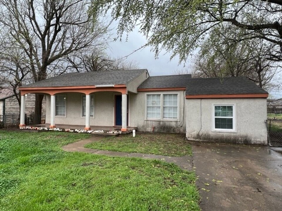 1210 NW Baldwin Ave in Lawton, OK - Building Photo
