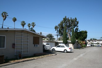 Van Buren Cottages in Huntington Beach, CA - Building Photo - Building Photo