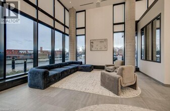 25 Wellington St S in Kitchener, ON - Building Photo - Building Photo