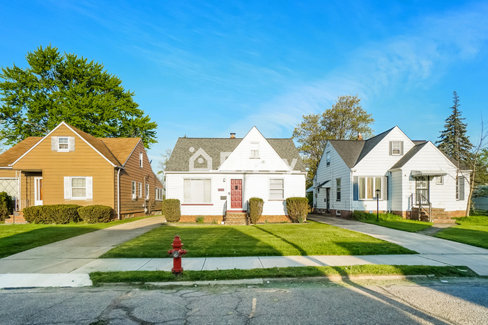 5158 Arch St in Maple Heights, OH - Building Photo