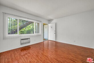 1648 Edgecliffe Dr in Los Angeles, CA - Building Photo - Building Photo