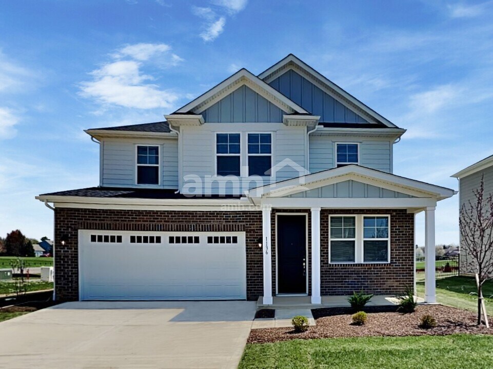 1136 Heritage Blvd in Delaware, OH - Building Photo
