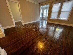 6031 S Eberhart Ave in Chicago, IL - Building Photo - Building Photo