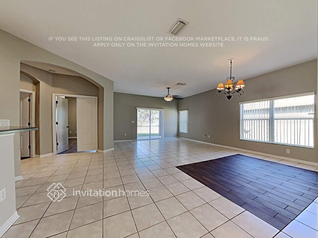 1630 Emerald Hill Way in Valrico, FL - Building Photo - Building Photo