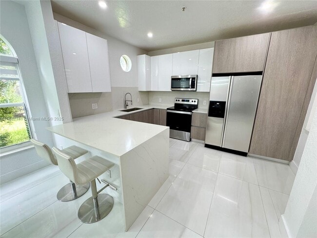 4351 SW 160th Ave in Miramar, FL - Building Photo - Building Photo