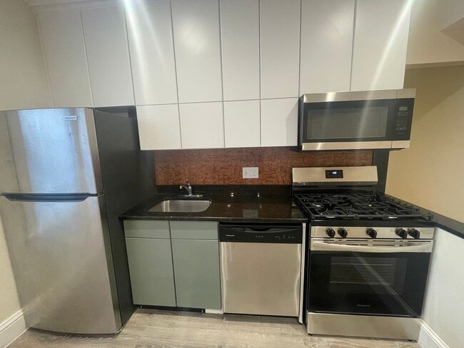 property at 73 Thatcher St
