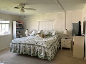 566 Hogan Dr in North Fort Myers, FL - Building Photo - Building Photo