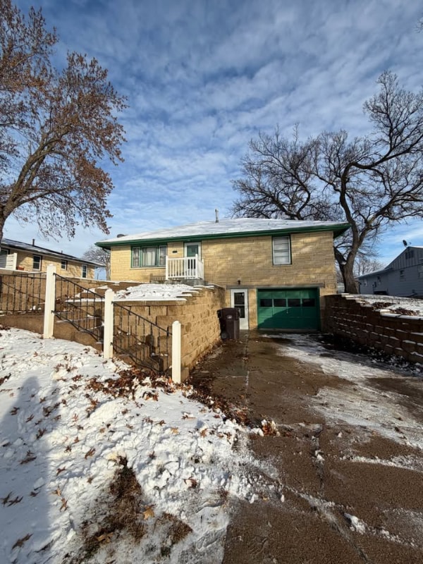 property at 970 N 1st St