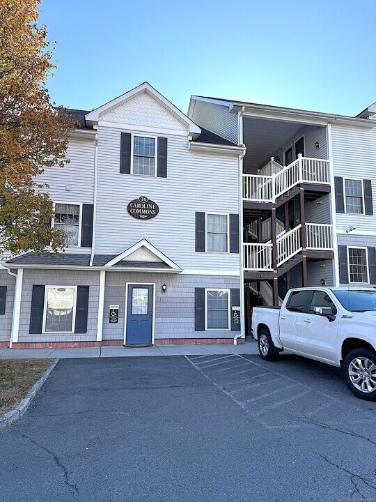 26 South St in Danbury, CT - Building Photo