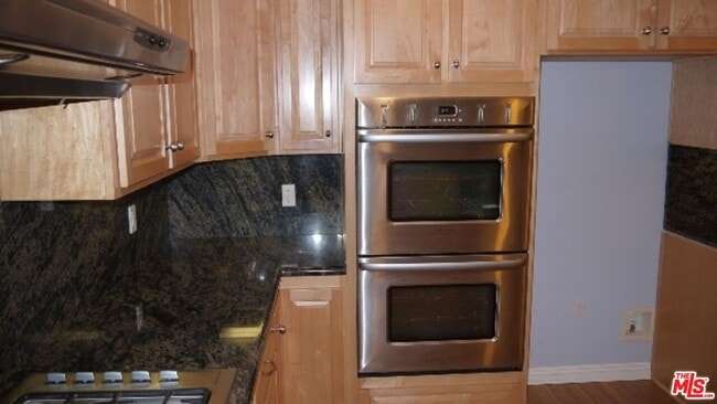 5560 Buffalo Ave in Los Angeles, CA - Building Photo - Building Photo