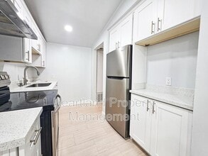 572 El Cajon Blvd in El Cajon, CA - Building Photo - Building Photo