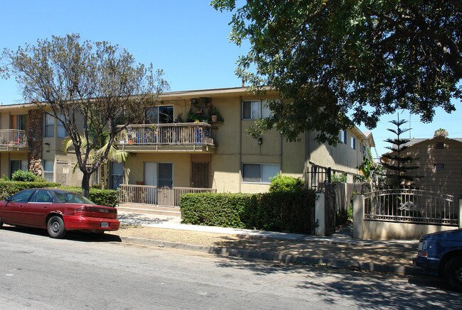 Pine Avenue Apartments in Long Beach, CA - Building Photo - Building Photo