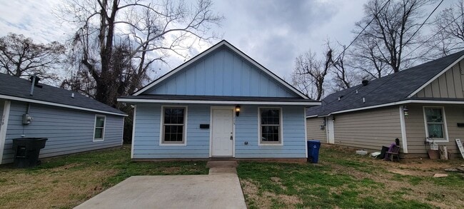 property at 115 E Gregg St