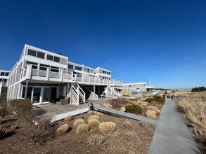 539 Dune Rd in Westhampton Beach, NY - Building Photo - Building Photo