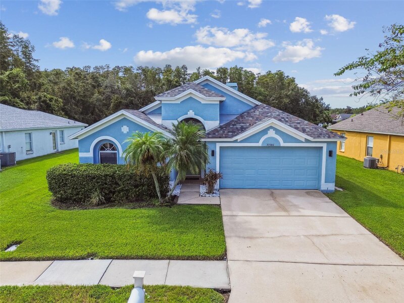 30946 Burleigh Dr in Zephyrhills, FL - Building Photo