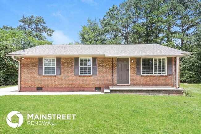 8904 Channing Dr in Jonesboro, GA - Foto de edificio - Building Photo