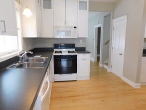 615 W Eleventh St in Traverse City, MI - Building Photo - Building Photo