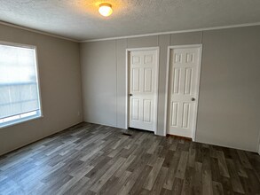 358 Parker Lake Dr in Oxford, MI - Foto de edificio - Building Photo