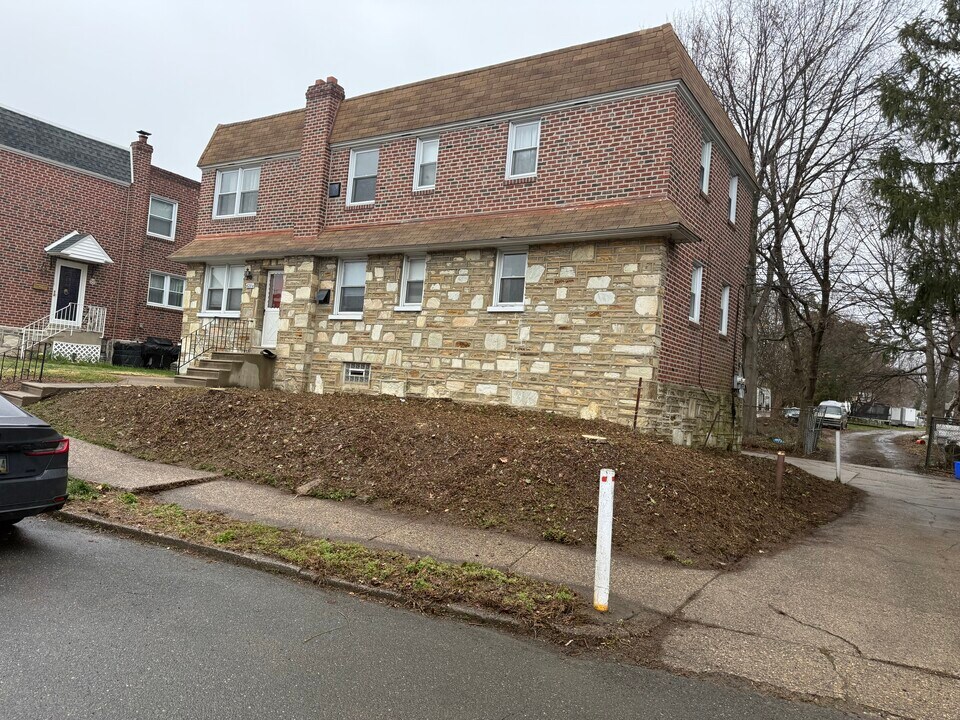 629 Princeton Ave in Philadelphia, PA - Building Photo