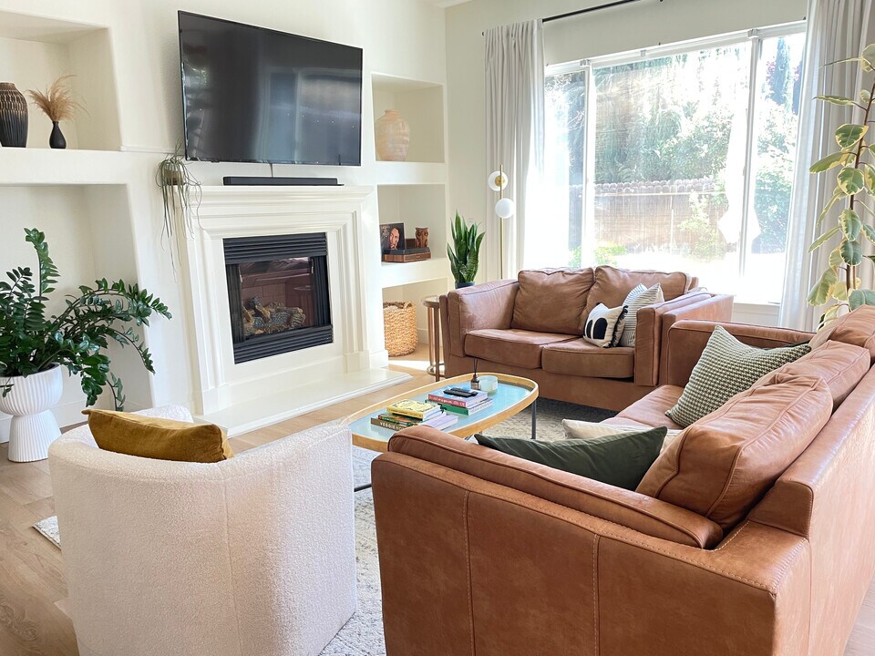 4048 Clarewood Way in Sacramento, CA - Building Photo