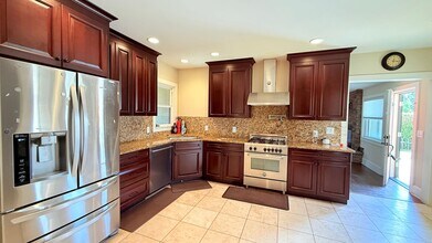 1700 Pearl St in Alameda, CA - Building Photo - Building Photo