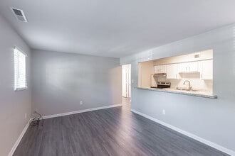 North View Apartments in Salem, VA - Building Photo - Interior Photo