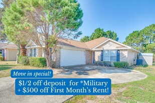 2029 Shadow Lake Dr in Gulf Breeze, FL - Building Photo