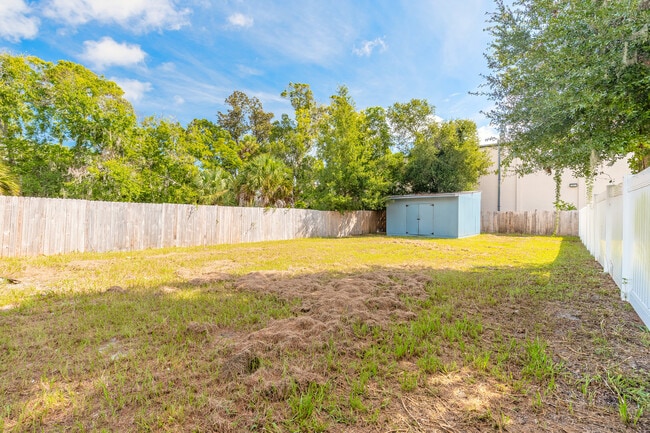 339 Maple St in Daytona Beach, FL - Building Photo - Building Photo