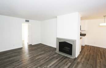 Merlot NoHo in North Hollywood, CA - Foto de edificio - Interior Photo
