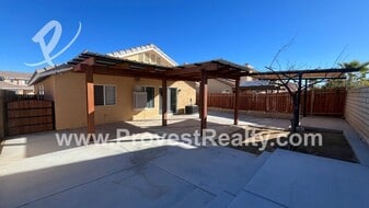 14836 Carter Rd in Victorville, CA - Building Photo