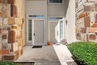 1101 E Parmer Ln in Austin, TX - Building Photo - Building Photo