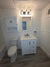 102 Summit St in Clinton, MA - Building Photo - Building Photo