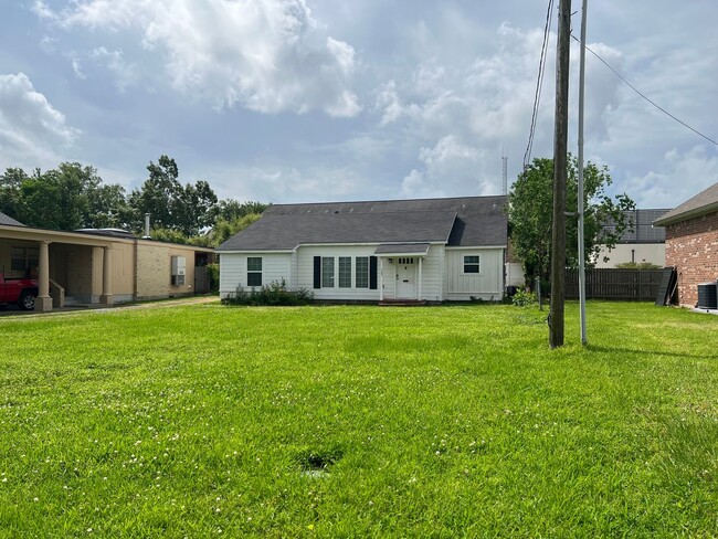 525 Farquhar St in Lake Charles, LA - Building Photo - Building Photo