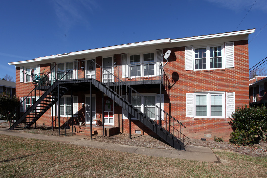 Village Square Apartments in High Point, NC - Building Photo