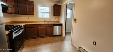 6 Panama Ct in Toms River, NJ - Building Photo - Building Photo