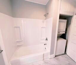 470 Houseman Ave NE, Unit 470 Houseman unit #2 in Grand Rapids, MI - Building Photo - Building Photo