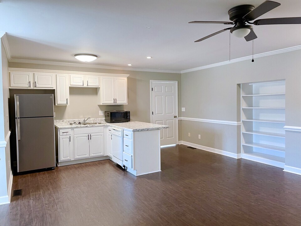 5328 N Sumac Cir in Fayetteville, NC - Foto de edificio