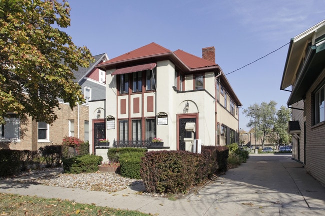 451 W Lovell St in Kalamazoo, MI - Foto de edificio - Building Photo