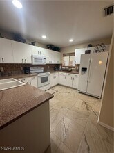 1113 SE 20th Ct in Cape Coral, FL - Building Photo - Building Photo