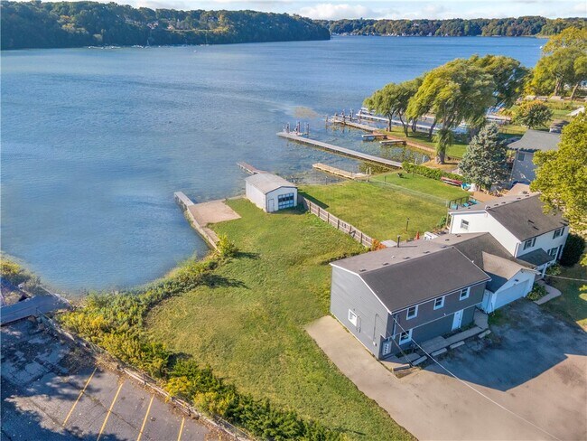 227 Lake Rd in Webster, NY - Building Photo - Building Photo