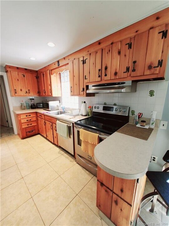 88 Dean St-Unit -1 in Stamford, CT - Building Photo