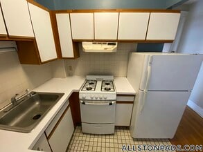 1254 Commonwealth Ave, Unit 6 in Boston, MA - Building Photo - Building Photo