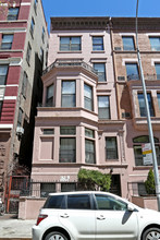 63 W 70th St in New York, NY - Building Photo - Building Photo