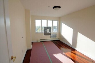 2408 Ocean Ave-Unit -19 in Brooklyn, NY - Foto de edificio - Building Photo